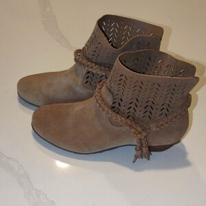ABEO | Nicole | Neutral Ankle Suede Boots |  Women's Size 8 | Tan | Robe Tassels